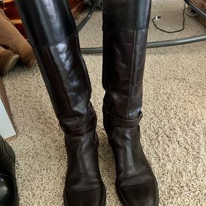 Brown boots with black top
